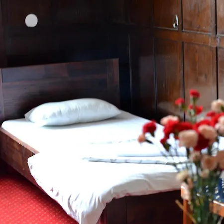 Hostel The One *